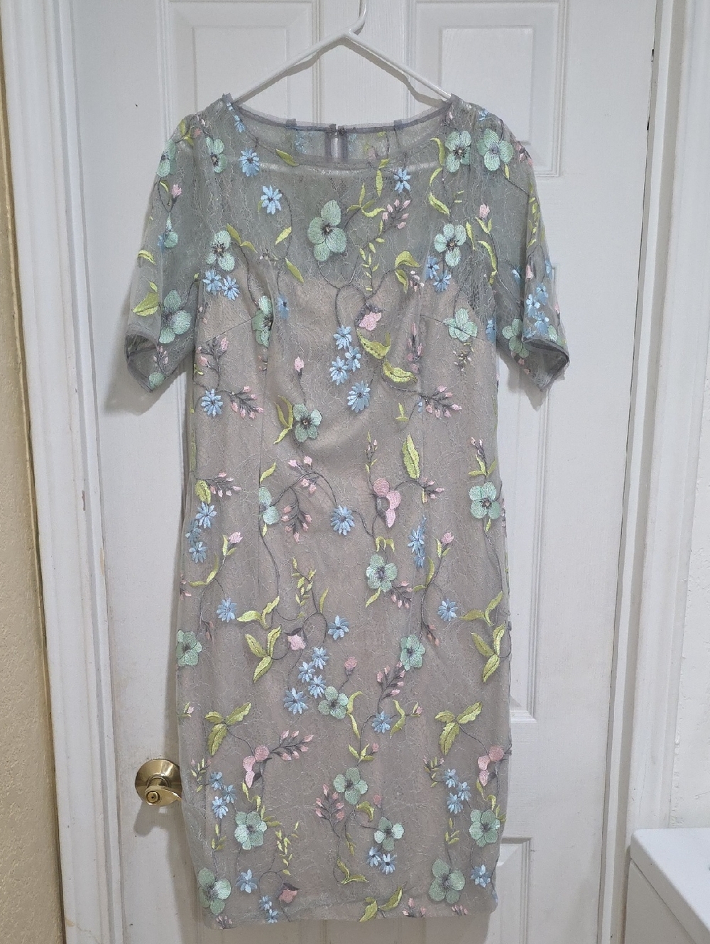 Floral Embroidered Gray Sheath Dress - Brand Unspecified